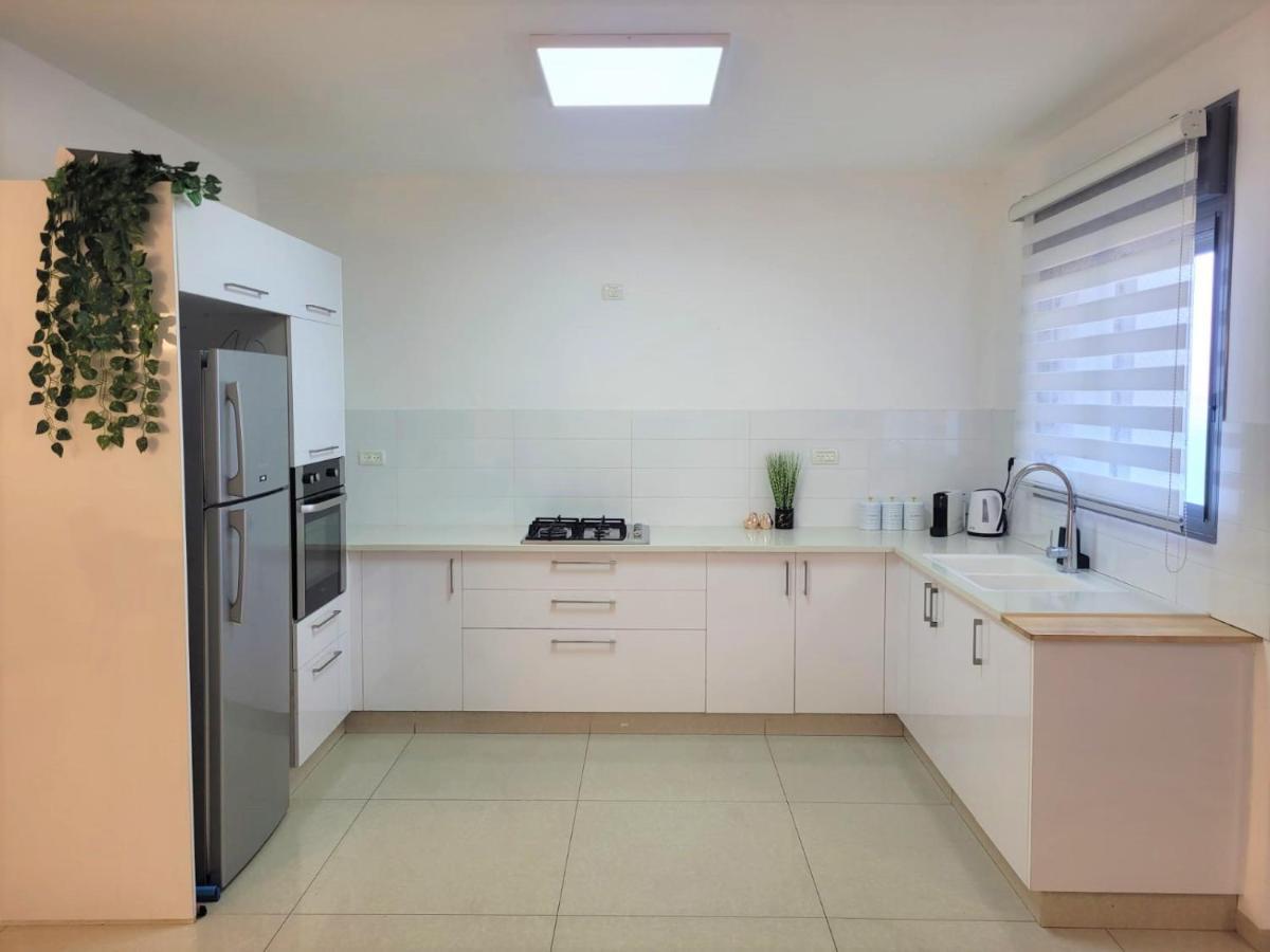 Yalarent Ariston Apartment & Penthouse Tiberíades Exterior foto